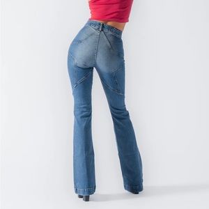 Revice flare star jeans. Size 24